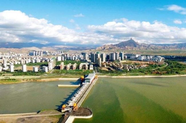 乌海，诗意栖息与坚韧之城的交响曲