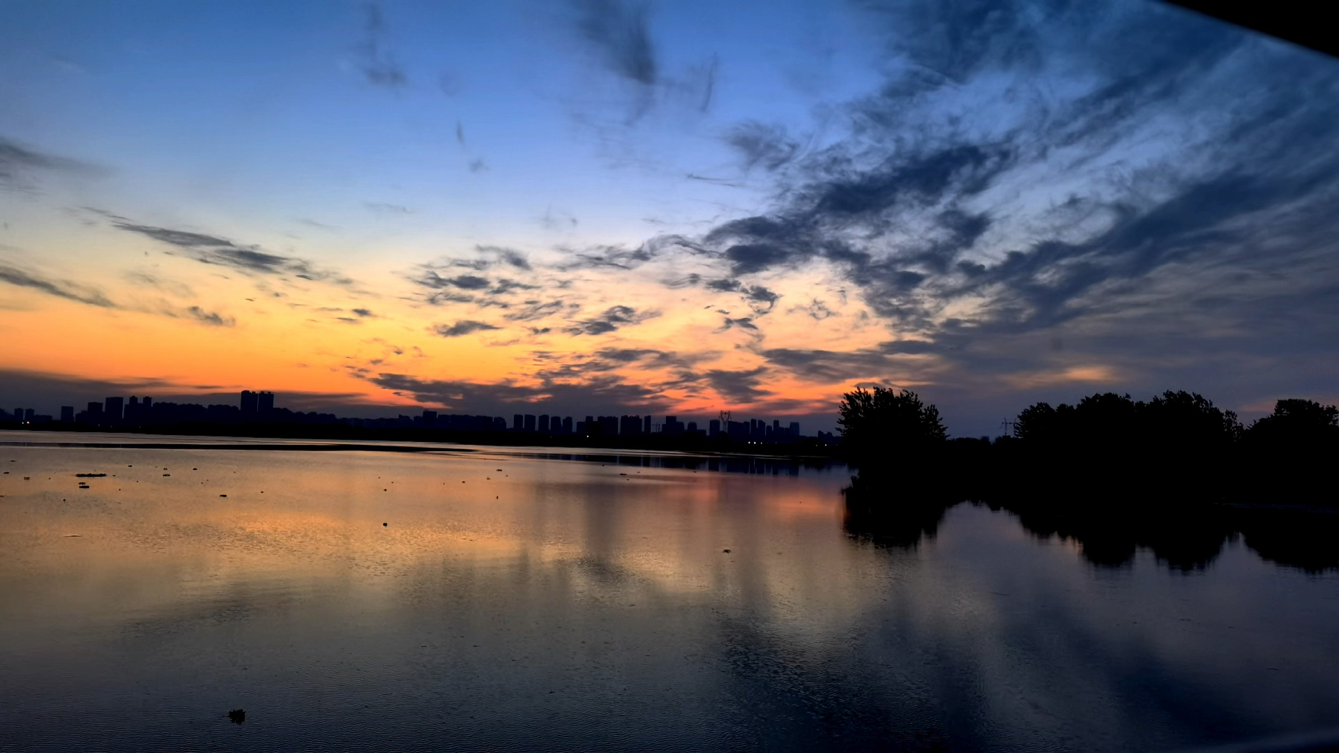 朝阳，从黎明之光到现代都市的辉煌崛起之路